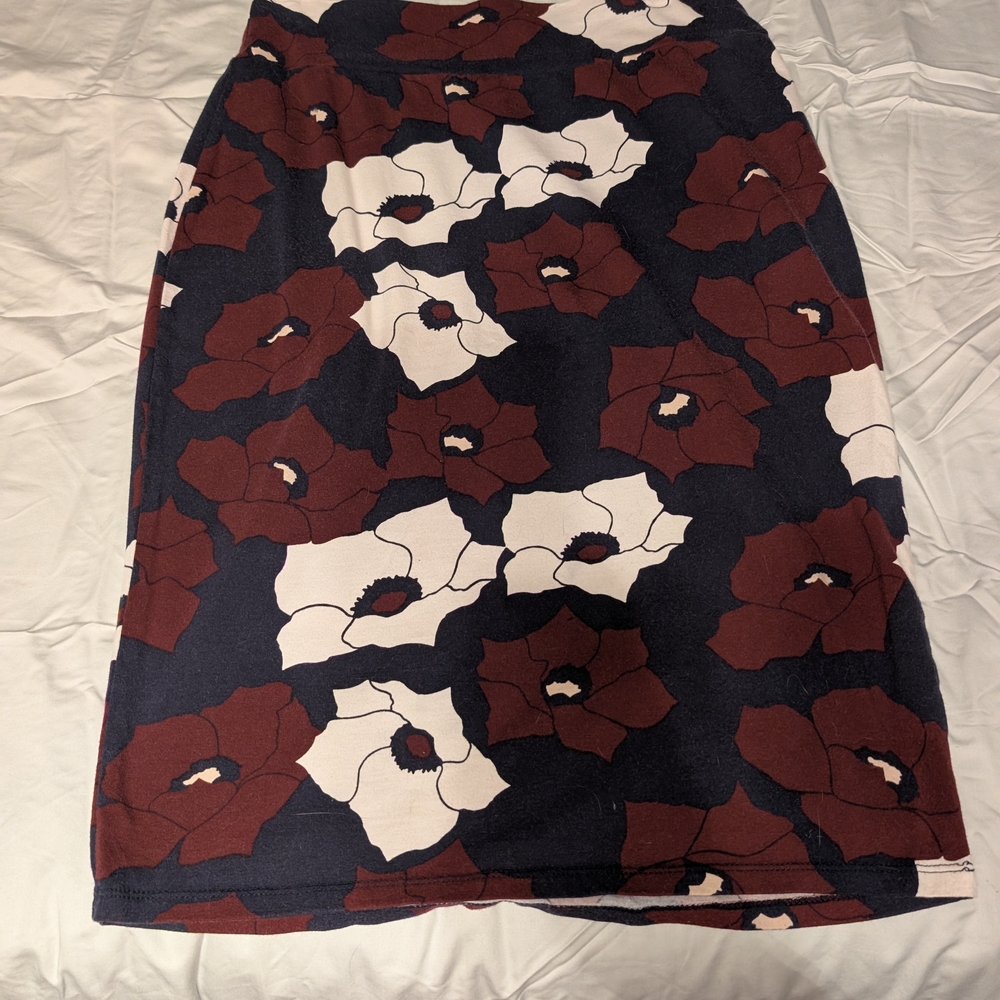 Elegant Floral Pencil Skirt - Black and Brown